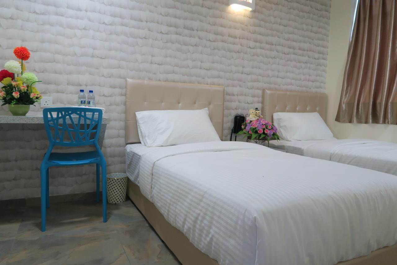 888 Boutique Hotel Batu Pahat Exteriör bild